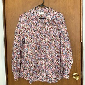 Gap, Size XL, women’s boyfriend fit button down shirt